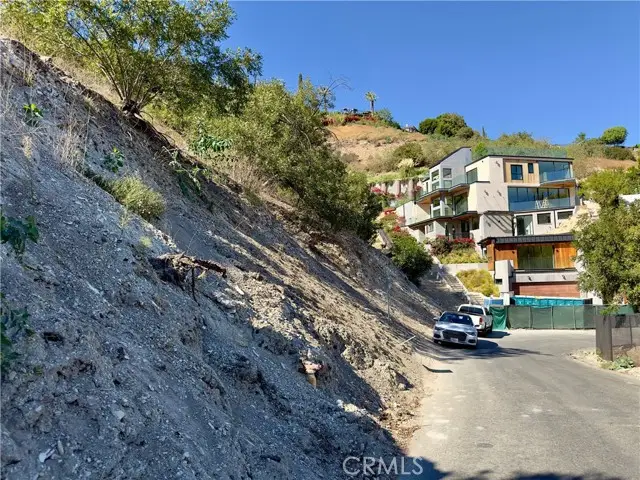 3747 Camino De La Cumbre, Sherman Oaks, CA 91423 - Image #2