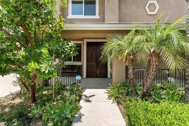 9849 Dreams Lane, San Fernando Valley, CA 91345 - Image #2