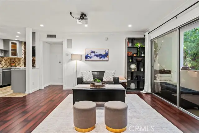 5215 Balboa Boulevard #203, Encino, CA 91316 - Image #1