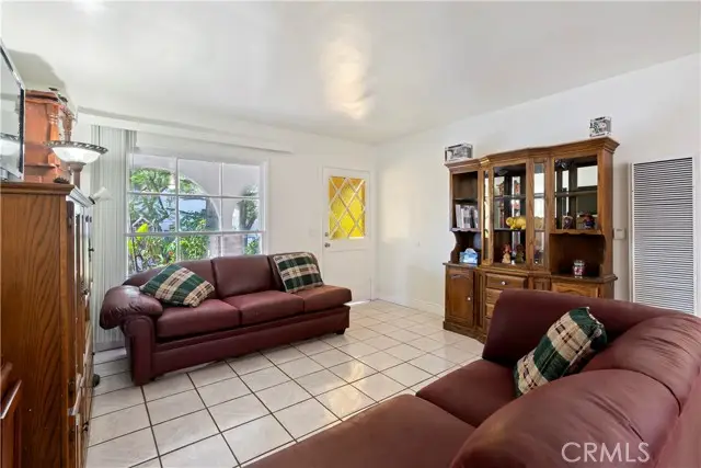 8446 Bradley Avenue, Sun Valley, CA 91352 - Image #3