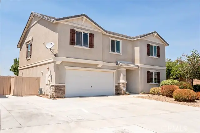 44267 Stadium Court, Lancaster, CA 93535 - Image #2