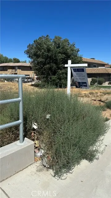 20 Avenue R, Palmdale, CA 93591 - Image #2