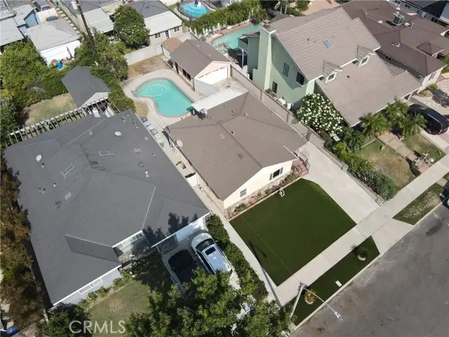 1311 N Griffith Park Drive, Burbank, CA 91506 - Image #2