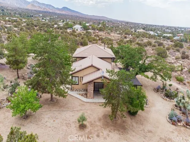 984 Pinon Rd, Pinon Hills, CA 92372 - Image #2