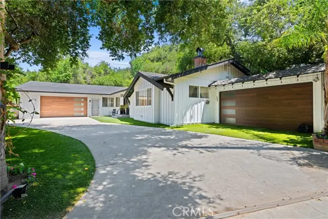 22959 Humming Bird Way, Calabasas, CA 91302 - Image #2