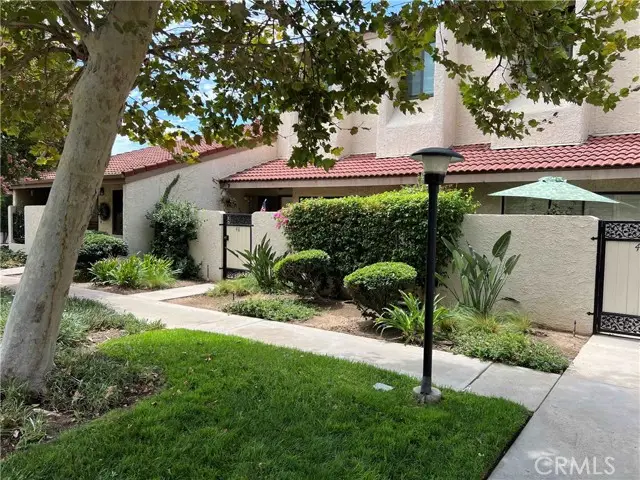 18146 Oxnard #48, Tarzana, CA 91356 - Image #2