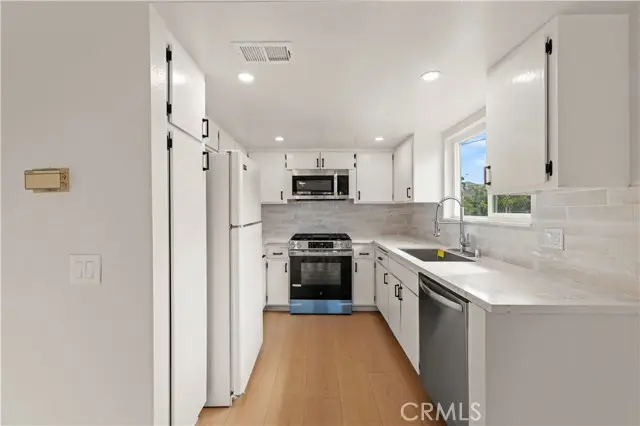 17847 Beneda Lane #13, Santa Clarita, CA 91351 - Image #2