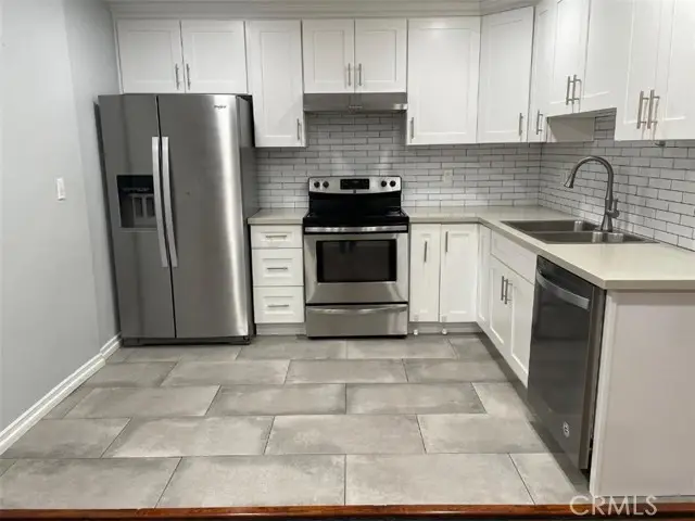 18619 Collins Street #F8, Tarzana, CA 91356 - Image #1