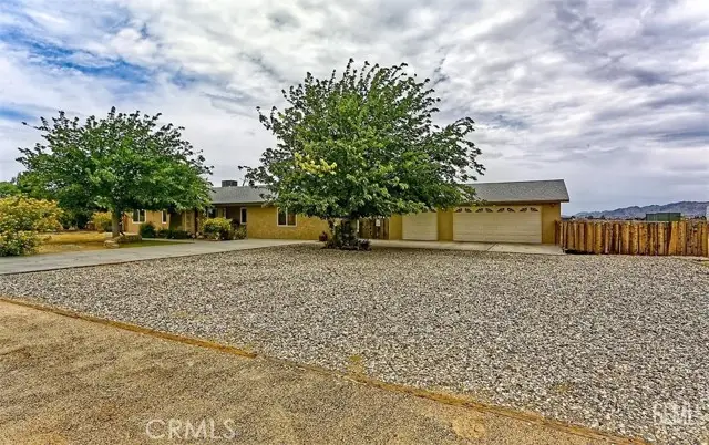 22704 Sitting Bull Road, Apple Valley, CA 92308 - Image #1