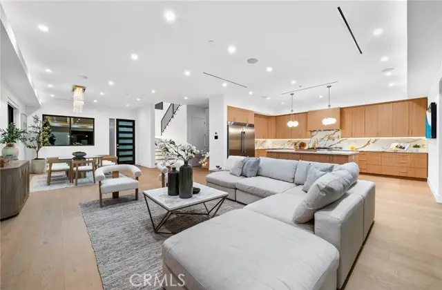 5945 Hesperia Avenue, Encino, CA 91316 - #3