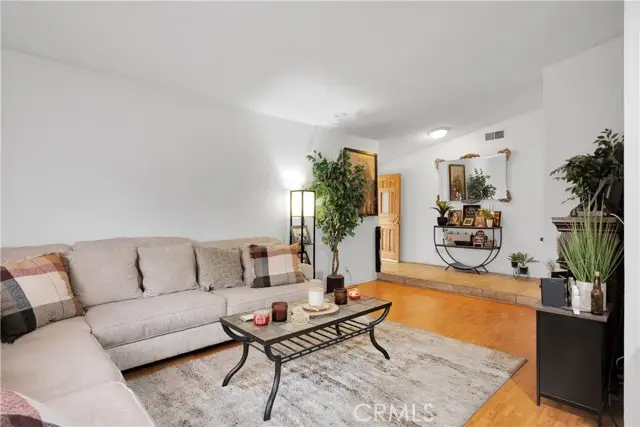 44019 Glenraven Road, Lancaster, CA 93535 - Image #2