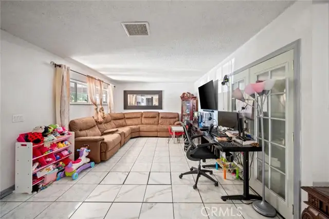 9168 Vena Avenue, Pacoima, CA 91331 - Image #3