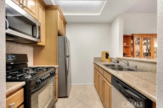 19350 Sherman Way #103, Reseda, CA 91335 - Image #2