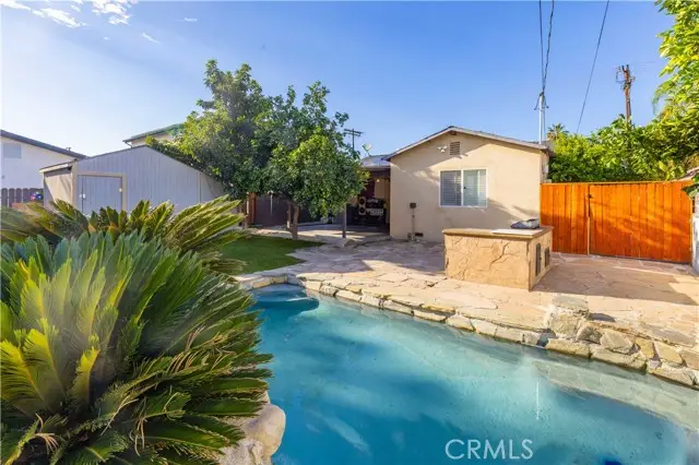 22020 Saticoy Street, Canoga Park, CA 91303 - Image #2