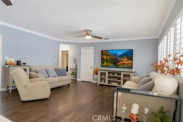 19122 Vanowen St, Reseda, CA 91335 - Image #1