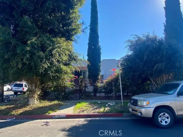 652 E 74th Street, Los Angeles, CA 90001