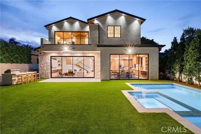 13536 Morrison Street, Sherman Oaks, CA 91423 - Image #2