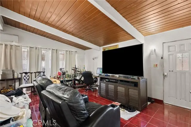 11819 Chivers Avenue, Pacoima, CA 91331 - Image #3