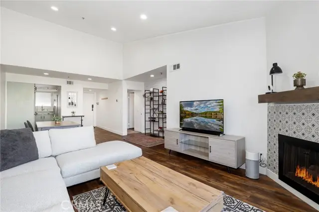 6545 Reseda #19, Reseda, CA 91335 - Image #1