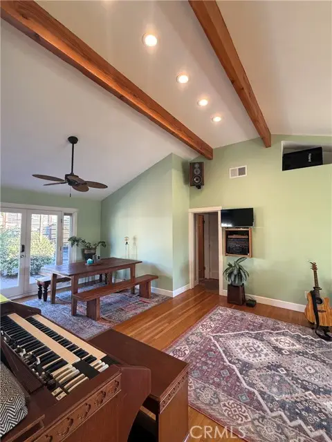 6431 E El Roble, Long Beach, CA 90815