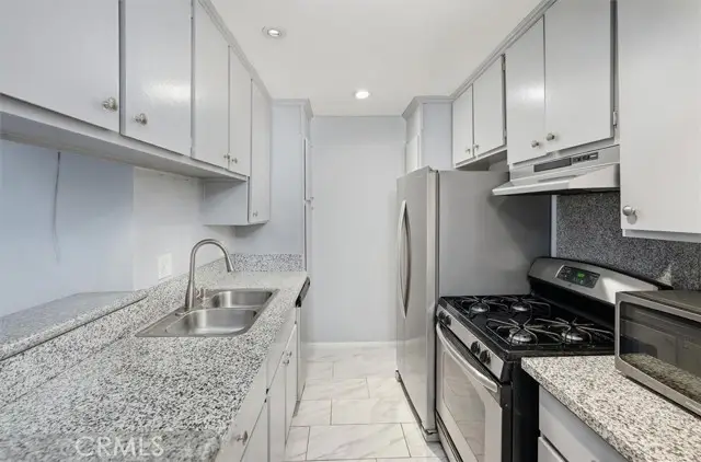 5700 Etiwanda Avenue #154, Tarzana, CA 91356 - Image #2