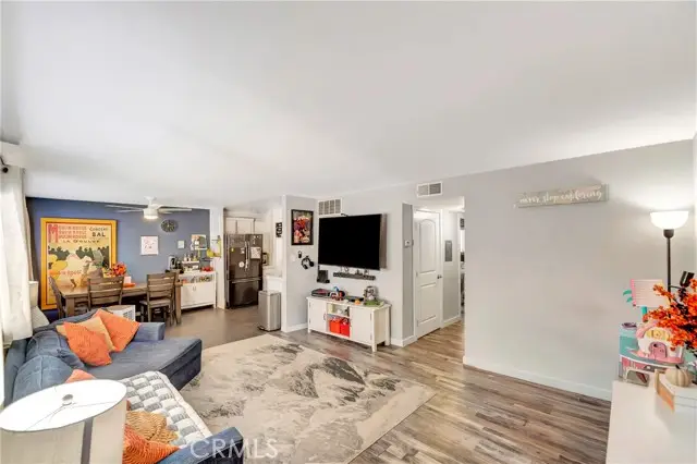 18601 Collins Street #D17, Tarzana, CA 91356 - Image #3