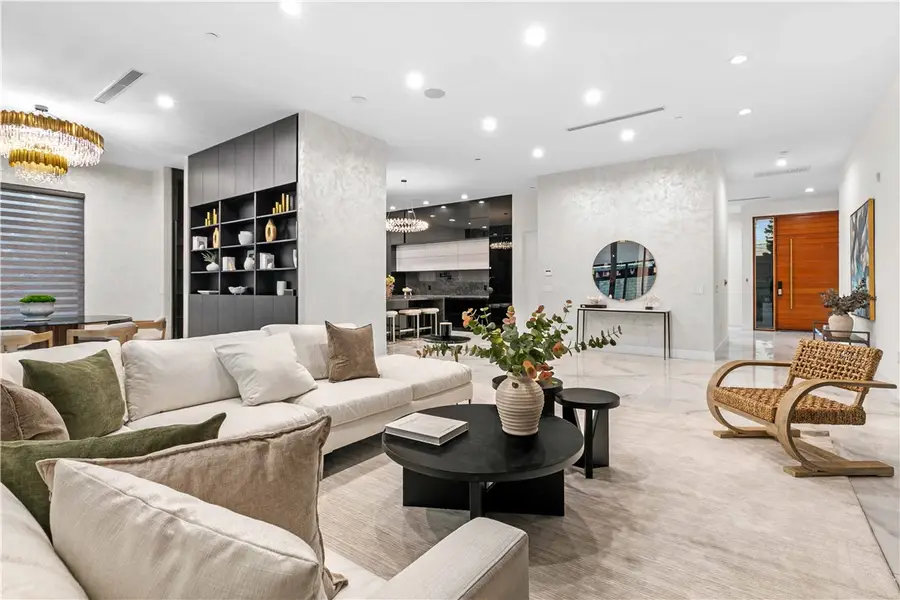 12815 Martha, Valley Village, CA 91607 - Image #3