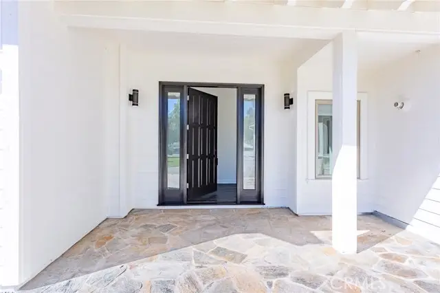 30903 Carmen, Newhall, CA 91390 - Image #2