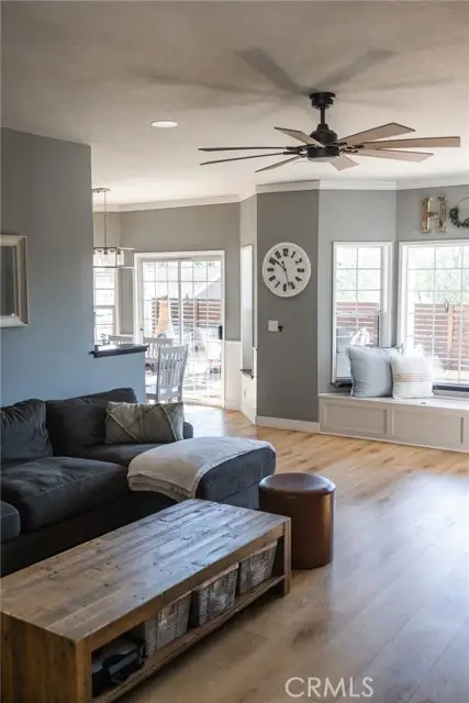 28724 Magnolia Way, Santa Clarita, CA 91390 - Image #3