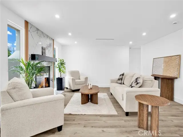 7055 Fallbrook Avenue, West Hills, CA 91307 - Image #3