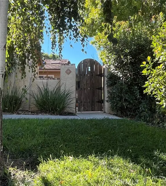 25655 Alicante, Valencia, CA 91355 - Image #3