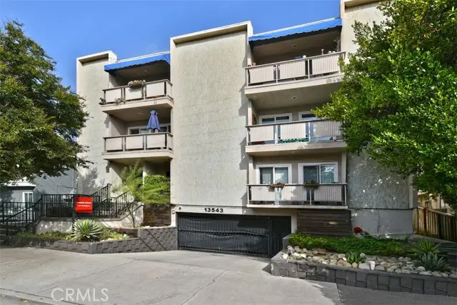 13543 Moorpark Street #15, Sherman Oaks, CA 91423 - Image #2