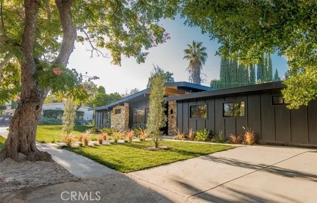 23623 Ladrillo, Woodland Hills, CA 91367 - Image #2