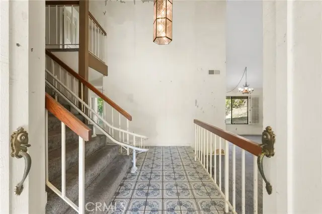 28647 Visco Court, Santa Clarita, CA 91390 - Image #2