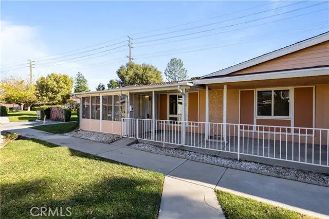 19152 Avenue Of The Oaks #B, Santa Clarita, CA 91321 - Image #1
