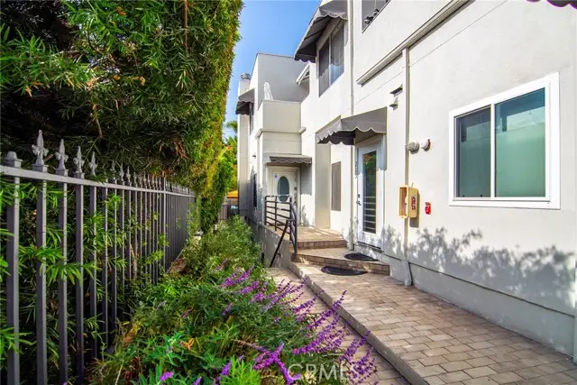 959 N Doheny #205, West Hollywood, CA 90069 - Image #2
