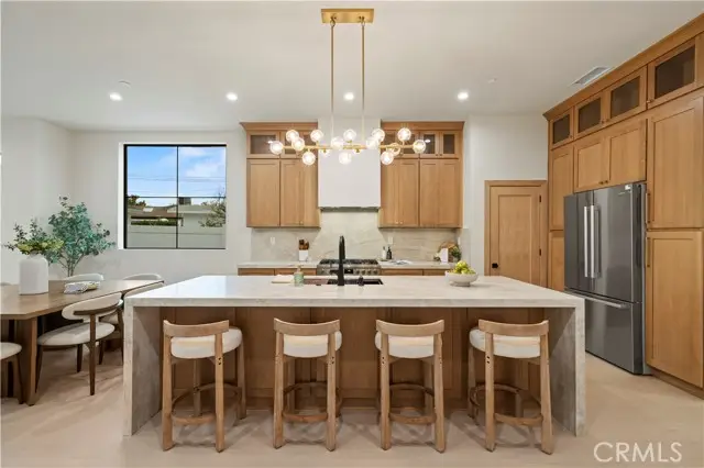 17446 Hatteras Street, Encino, CA 91316 - Image #2