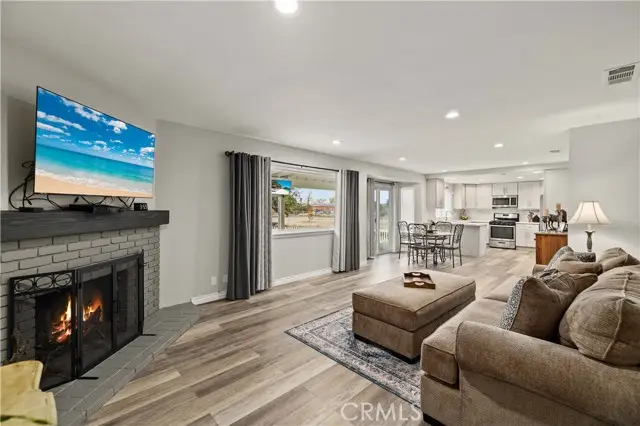 40305 174th Street East, Lake Los Angeles, CA 93591 - Image #3