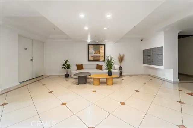 4533 Vista Del Monte #102, Sherman Oaks, CA 91403 - Image #2