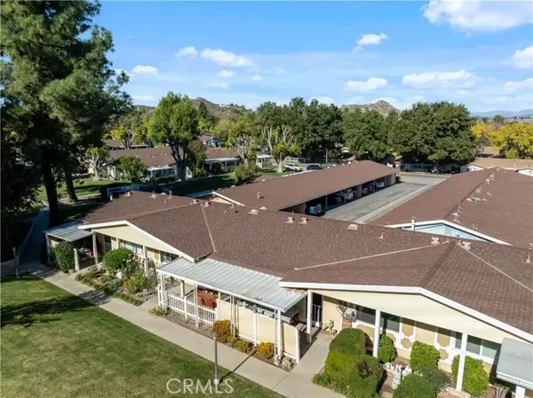 19116 Avenue Of The Oaks #b, Newhall (santa Clarita), CA 91321