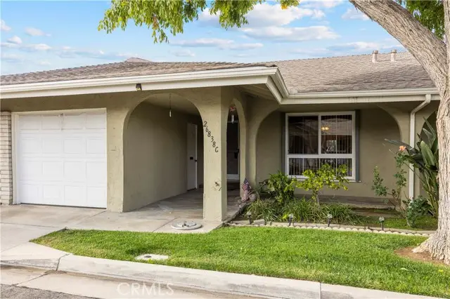26838 Avenue Of The Oaks #C, Santa Clarita, CA 91321 - Image #1