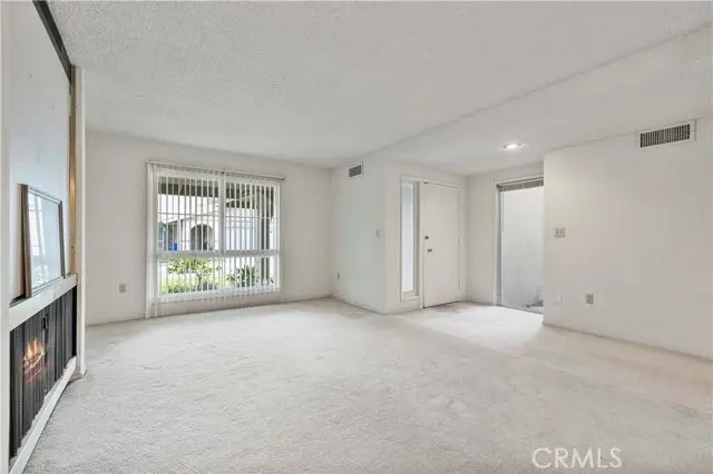 26838 Avenue Of The Oaks #C, Santa Clarita, CA 91321 - Image #3