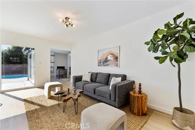 20156 Bassett, Winnetka, CA 91306 - Image #3