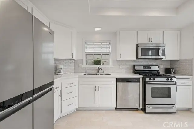 26938 Terri Drive, Santa Clarita, CA 91351 - Image #3