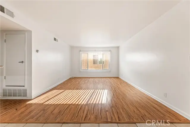 20327 Saticoy Street #102, Winnetka, CA 91306 - Image #2