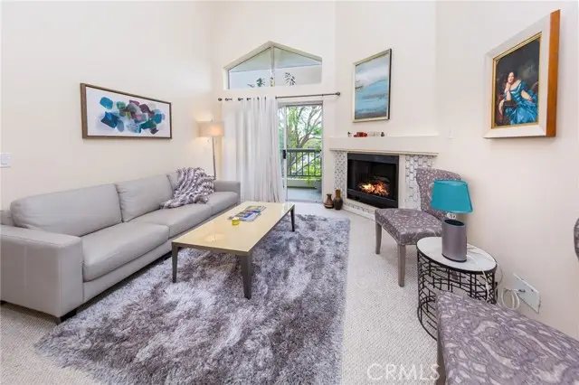 5515 Canoga Avenue #305, Woodland Hills, CA 91367 - Image #2