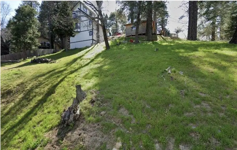 586 Boaz Dr, Crestline, CA 92325 - Image #2