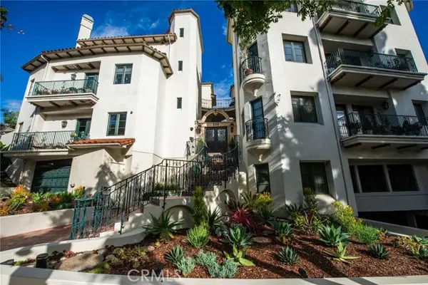 558 Hillgreen Drive #207, Beverly Hills, CA 90212