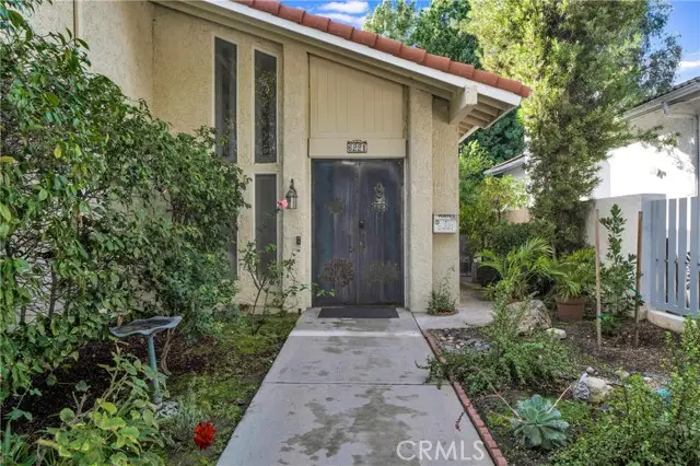 6221 Mammoth Avenue, Van Nuys, CA 91401 - Image #2