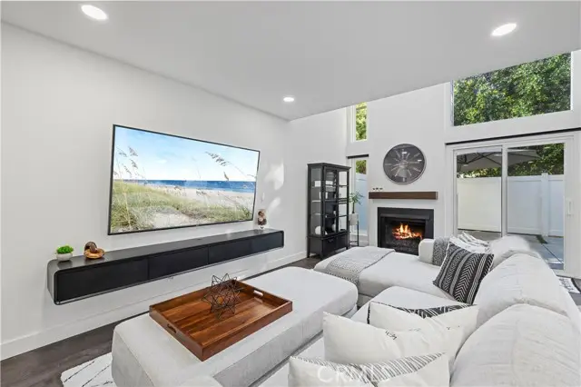 10061 Melinda Way #2, Northridge, CA 91325 - Image #3